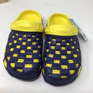 NWT FUN Kids Clog Water Shoes Size 3